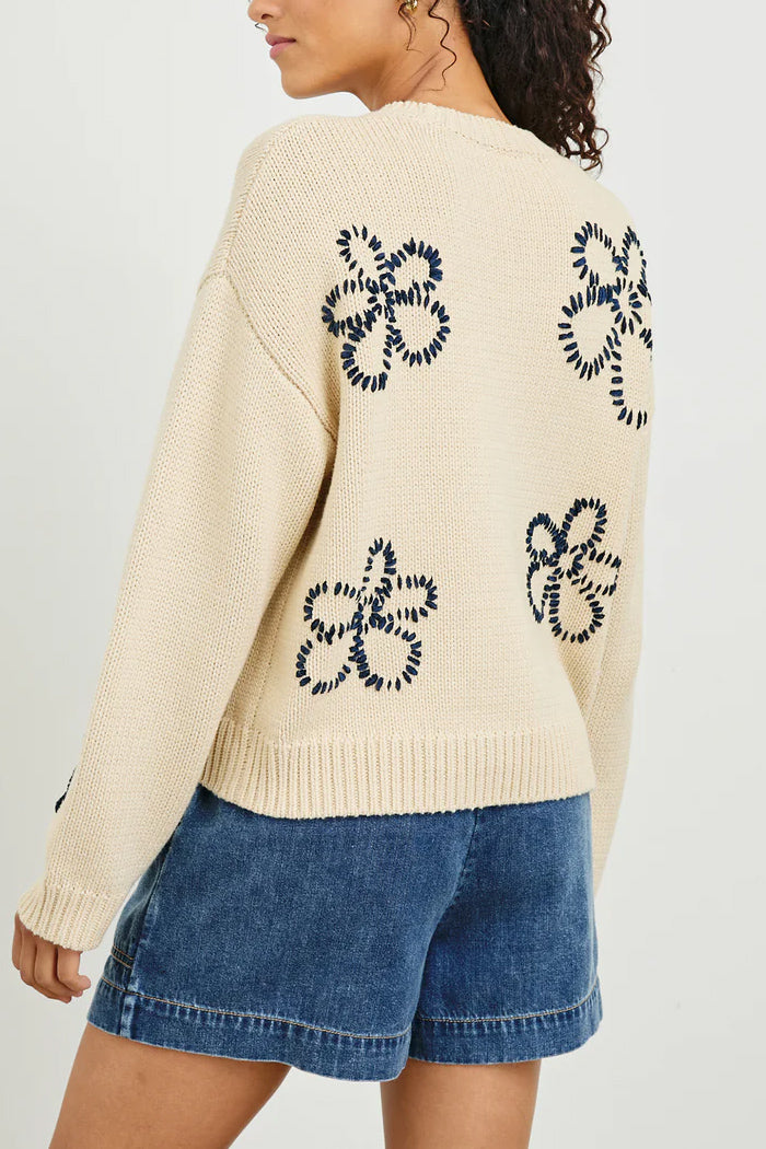 Ivory Navy Daises