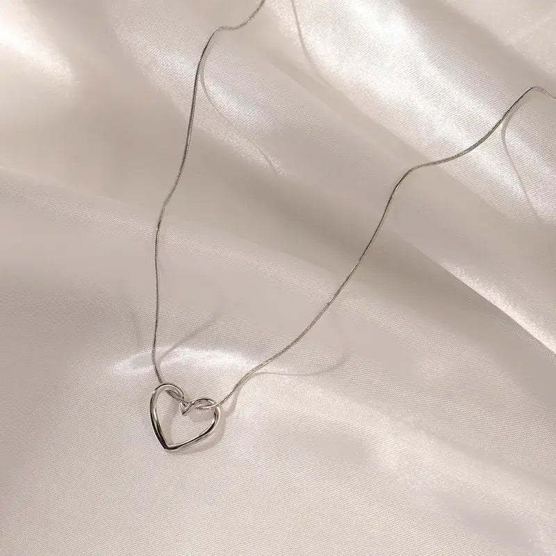 18k Gold Minimalist Simple Elegant Heart Chain Necklace - Yayas Glam & Gift Shop