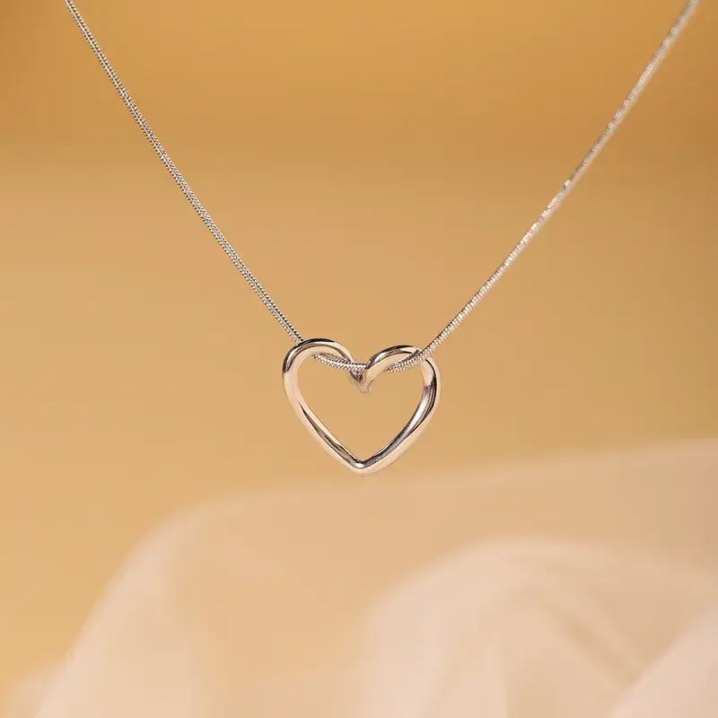 18k Gold Minimalist Simple Elegant Heart Chain Necklace - Yayas Glam & Gift Shop