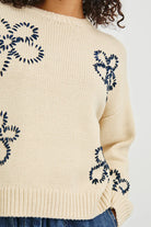 Ivory Navy Daises