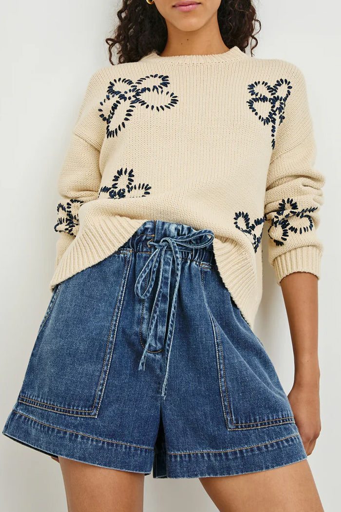 Ivory Navy Daises