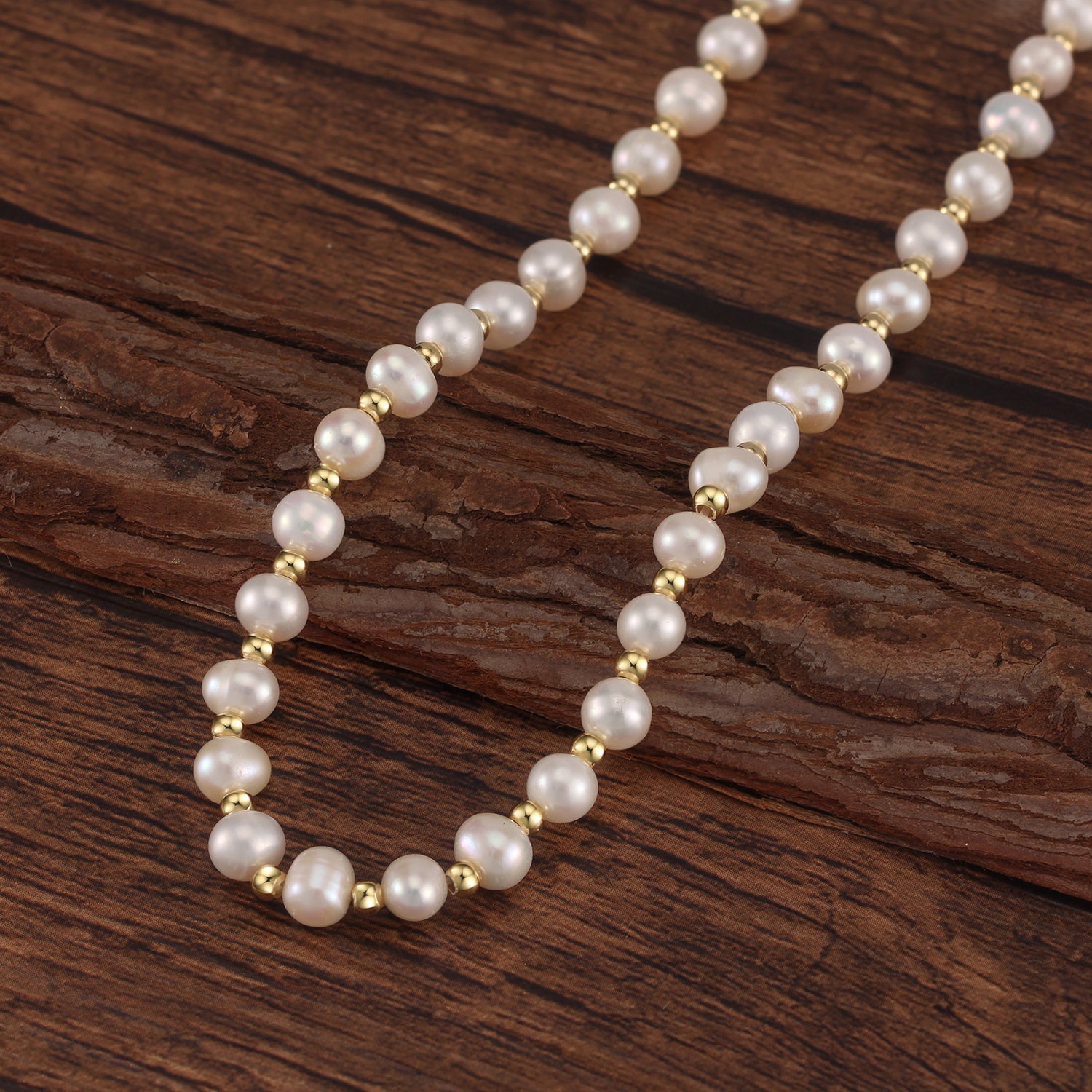 Pearly Choker with Small Gold Beads Necklace