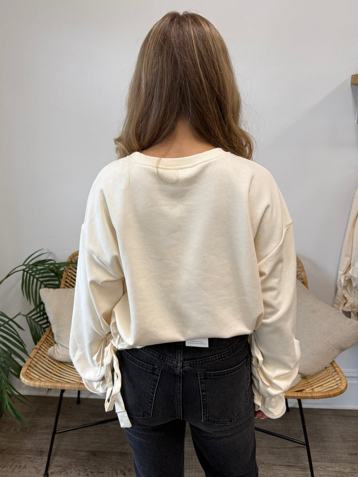 Entro | Tracie Tie Hem Sweatshirt | Sweetest Stitch Boutique Richmond