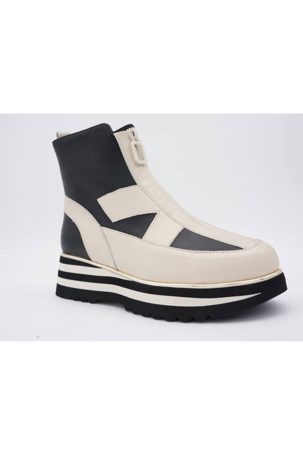 Black/Milk Main